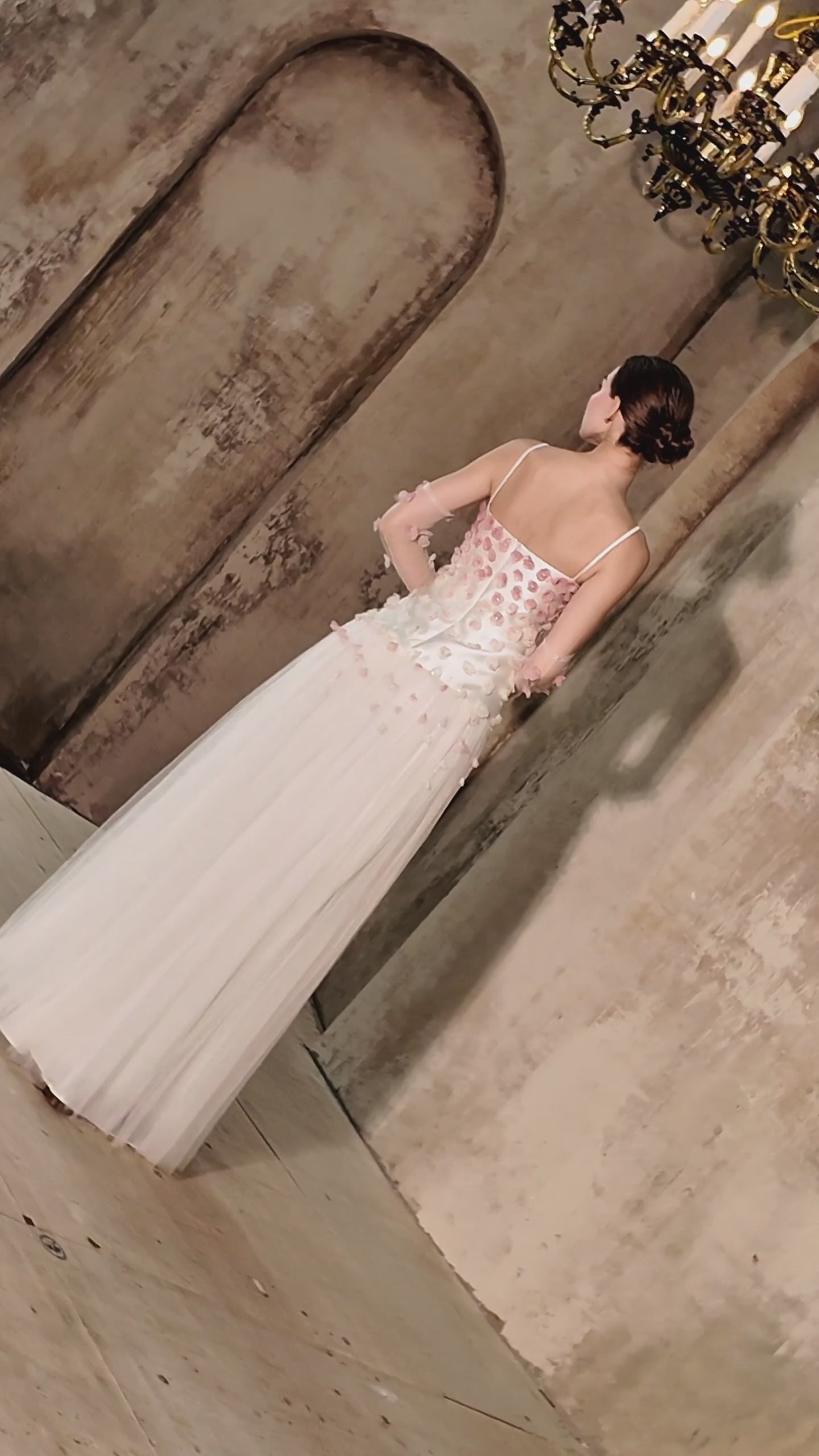 FLORAL GRADIENT - A Bridal Waterfall of Blooms